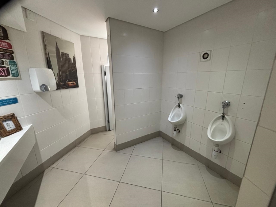 To Let Commercial Property for Rent in Rosendal Western Cape